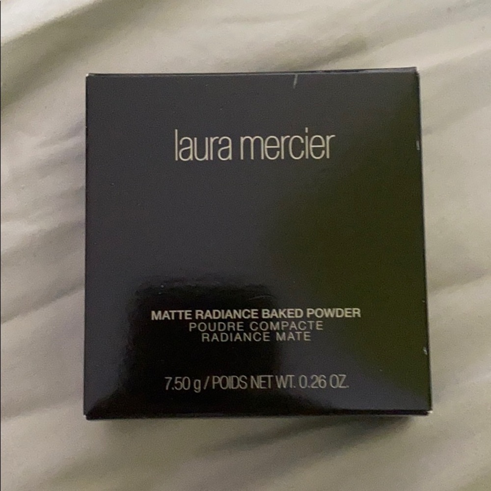 Laura Mercier Mayte Radiance Baked Powder